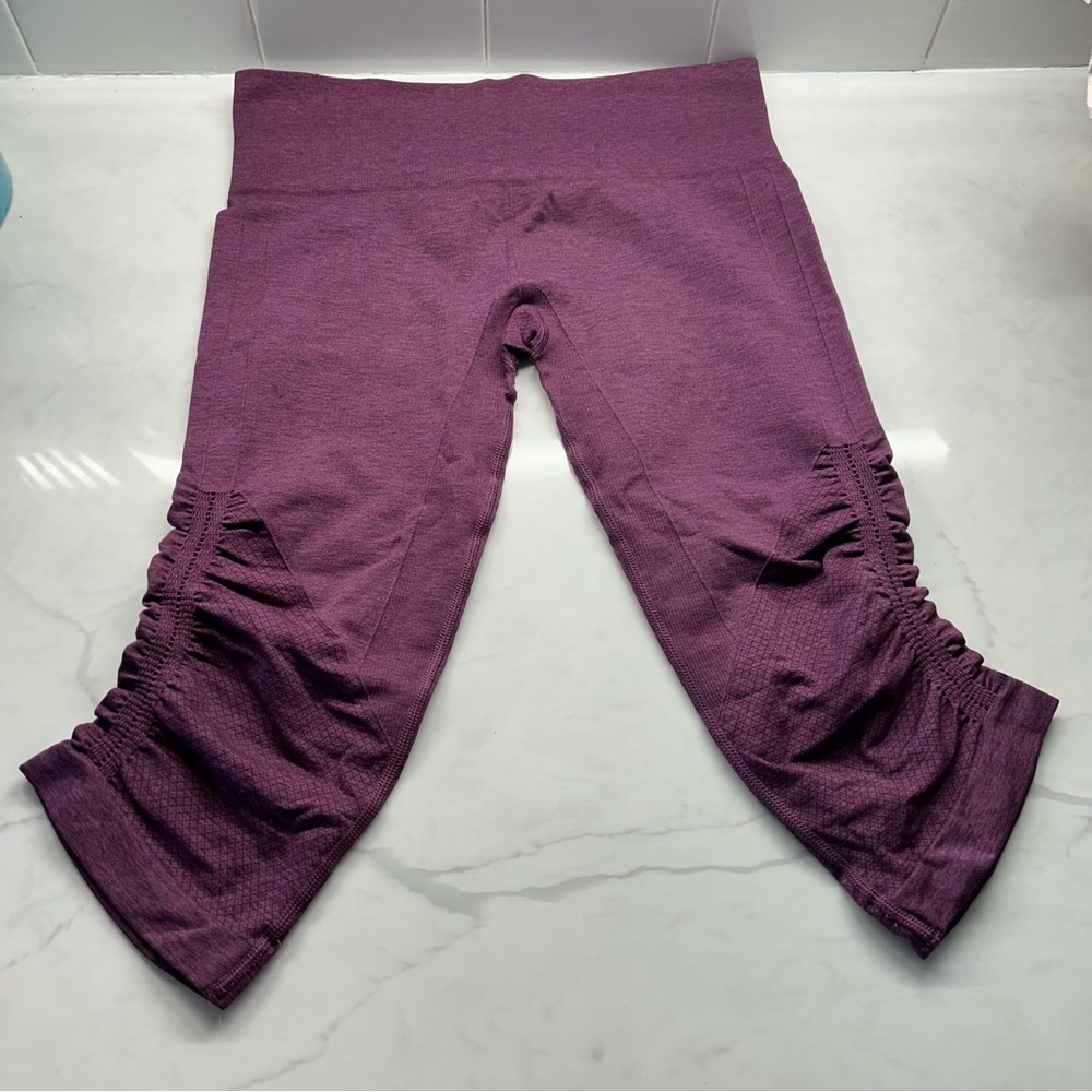 Lululemon Ruched Mesh Crop Leggings Purple Gathered Capri Yoga Pants Womens 6